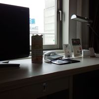 机が広くて、窓も広い！明るい