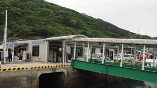 上五島と長崎をつなぎます