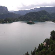 ブレッド城から見た小島