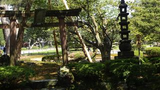 故事にちなんでついた島の名。