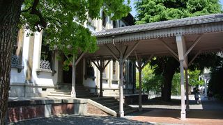 貴重な明治期の学舎