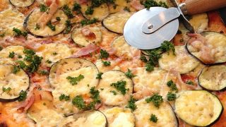 スタイリッシュなベーカリーカフェ