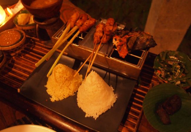 インドネシア料理も楽しめるオープンレストラン