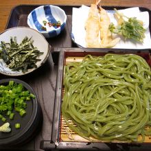 明日葉天ざるうどんです。