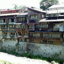 崖屋造りの家並み