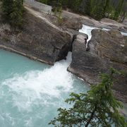 自然の橋、とは、石が自然のアーチのようになっているところです。