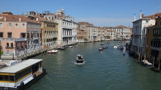 こちらは木製です