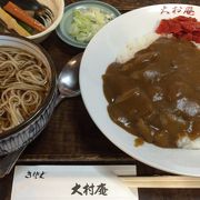 地元で愛される蕎麦屋さん。芸能人も訪れました。