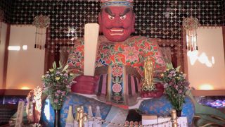 ハイテク閻魔と呼ばれている。