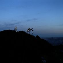 日没後、点灯した灯台