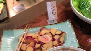 おすすめは、さつまいもとクレンベリーのレモン煮です。