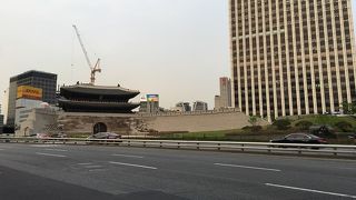 崇礼門広場でございます