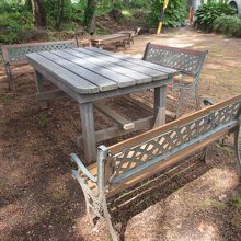 ベンチもあります