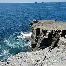 ホルンフェルスの上川から下を覗いてみました。