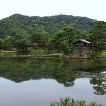 太鼓橋と守護神島