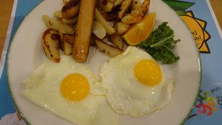 チェーン店で、カナダの他の場所でもみかけました。