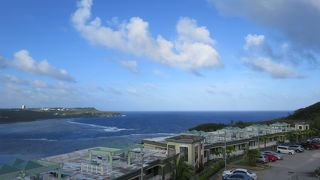 目の前の建物が邪魔