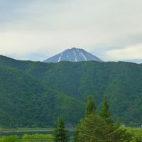 部屋から見た西湖と富士山