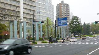 平和大通りをゆっくり歩きます