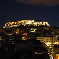 屋上から見えるアクロポリスの丘の夜景です♪