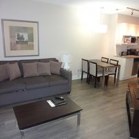 リビングスペースとミニキッチン