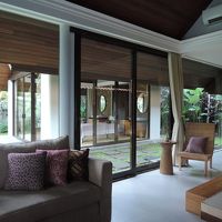 お部屋のとなりには専用のスパルームがありました