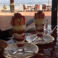 有名な旬のパフェがいただける