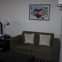 香港のホテルにソファがあってうれしかった！！