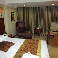 作業机とリ応接チェア