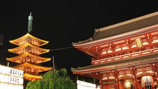 ライトアップの社殿