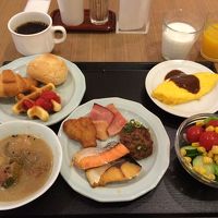 大阪名物「どて煮」もあり充実の朝食