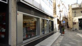 オシャレなイタリアファッションブティックが並ぶ通り♪