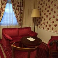 ゆったりとしたソファでのんびりできます。