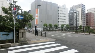 水の都の名残は橋だけ