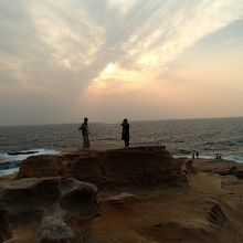 夕日を背景に、冬ソナのラストシーンを演じる？