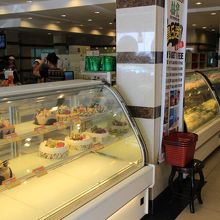 ケーキ類もある