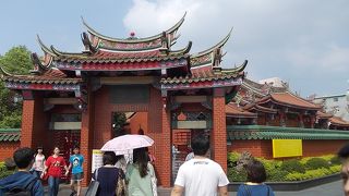 屋根が龍だらけ