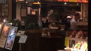 平日の夕方以降ならゆったり過ごせる