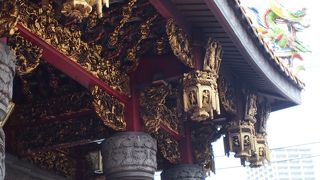 中国風の建築がみどころ