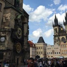 天文時計と一緒に写真に収めるのがコツです！