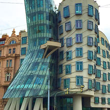 人は少なかったですが、目の前を車が通るので撮影は大変