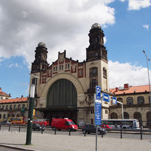 歴史的な建造物で素敵な駅でした。