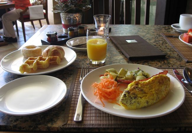 朝食バイキングは種類豊富！
