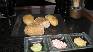 海を眺められる雰囲気の良いレストラン