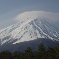 ガラス越しに富士がくっきり見えます。