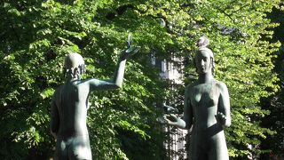 緑豊かな憩いの場所