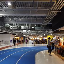 ロビーは広々。