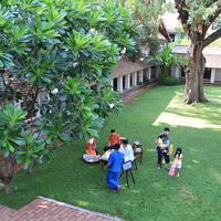 中庭では、日替わりイベントが行われます。トゥングつくり