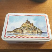 中にクッキーが入っていて、他にも色んな柄がありました。