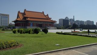 似ていて分からない